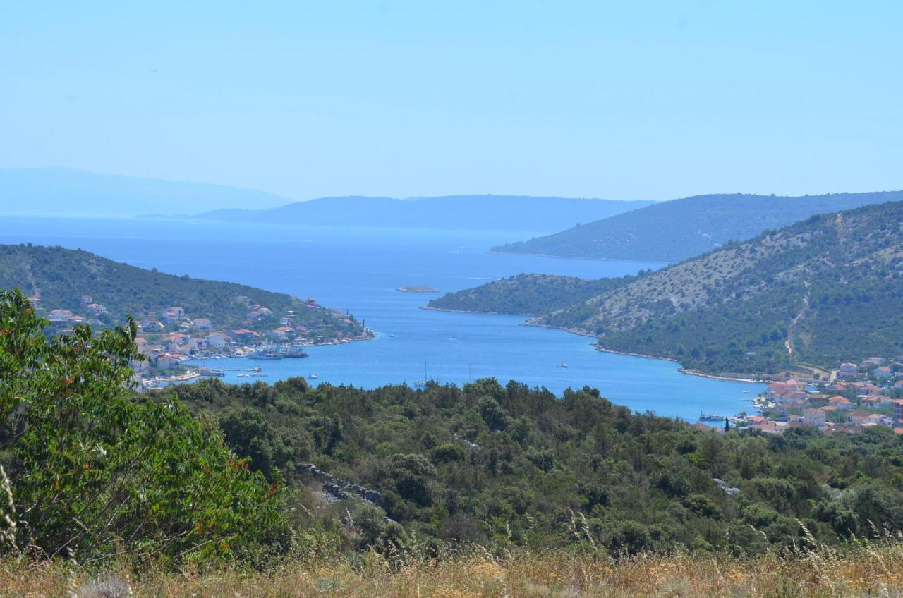 Apartments Neli Vinišće Eksteriør billede