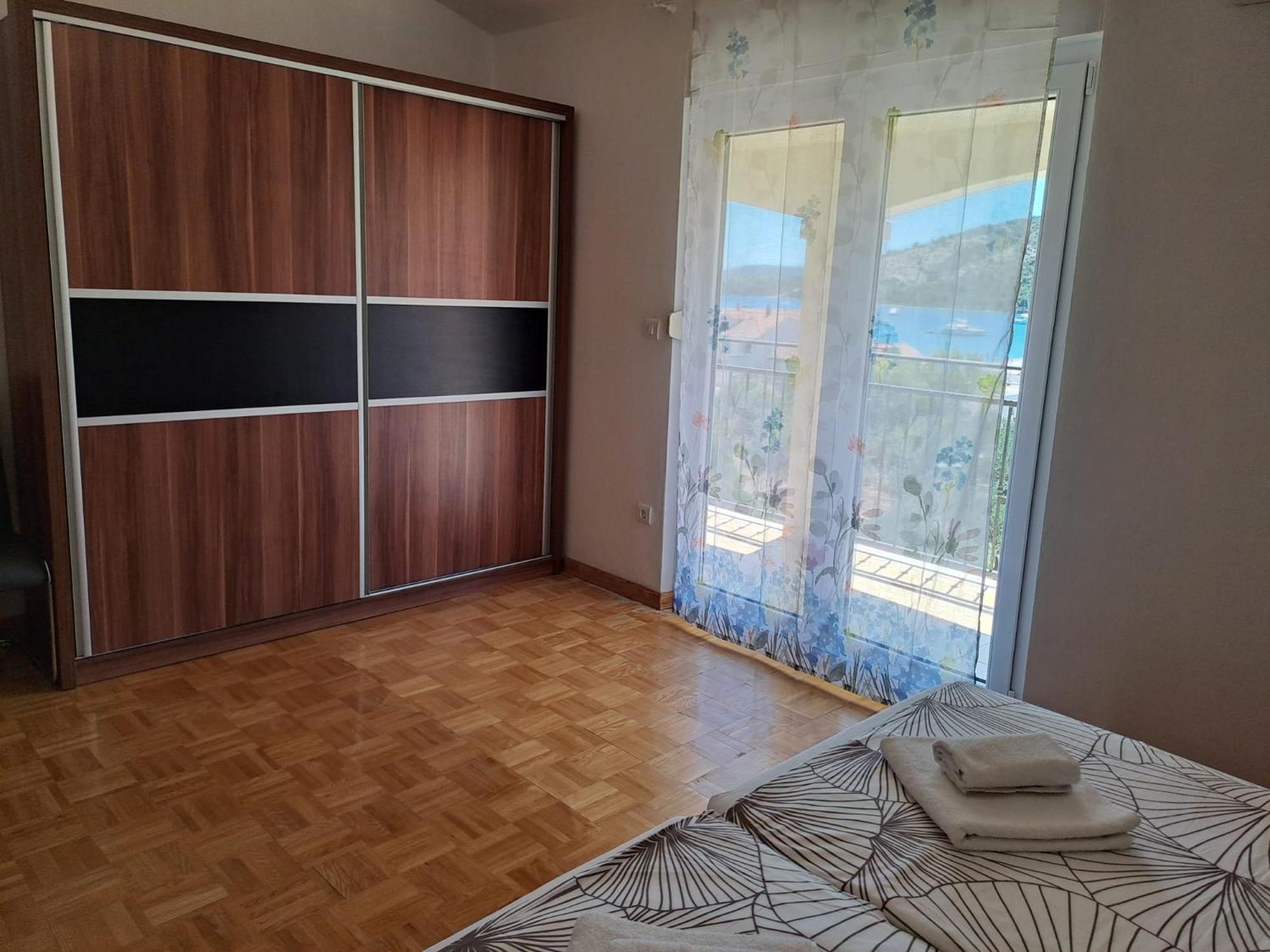 Apartments Neli Vinišće Eksteriør billede